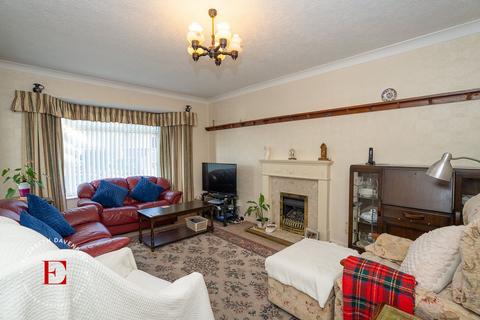 4 bedroom semi-detached house for sale, Maidavale Crescent, Styvechale CV3