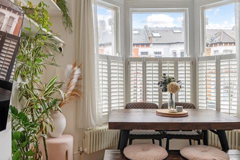 2 bedroom flat for sale, Mirabel Road, London