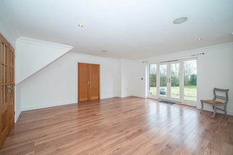 undefined, Chaul End Road, Caddington, LU1