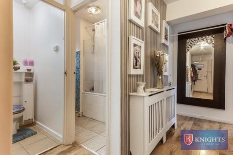 3 bedroom flat for sale, Myrtle Road, London, N13
