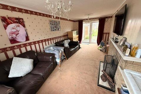 4 bedroom end of terrace house for sale, Doverdale Avenue, Kidderminster, Worcestershire, DY10