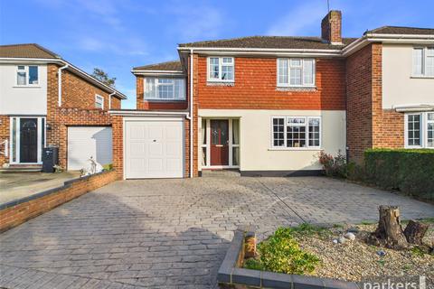 Livingstone Gardens, Reading RG5