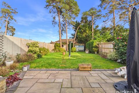 undefined, Livingstone Gardens, Reading RG5