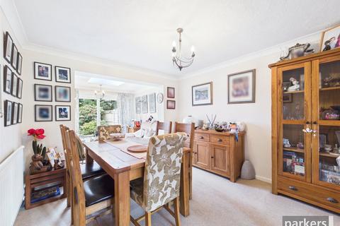 undefined, Livingstone Gardens, Reading RG5