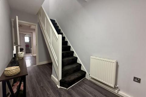 3 bedroom semi-detached house to rent, Quinton Road West, Quinton, Birmingham
