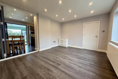 3 bedroom semi-detached house to rent, Quinton Road West, Quinton, Birmingham