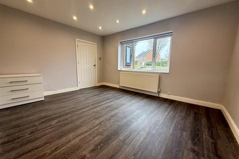 3 bedroom semi-detached house to rent, Quinton Road West, Quinton, Birmingham