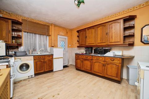 2 bedroom end of terrace house for sale, Queen Street, Alfreton DE55