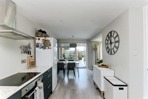 3 bedroom end of terrace house for sale, Tenterden Close, Eastbourne