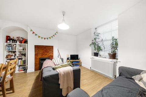 2 bedroom flat to rent, Norwood Road, SE27