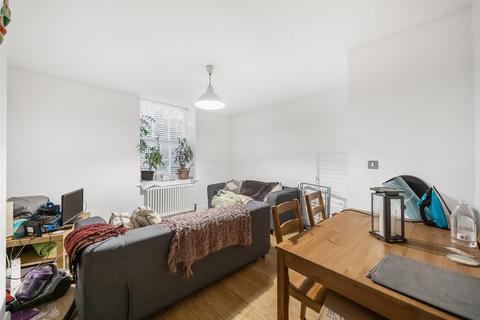 2 bedroom flat to rent, Norwood Road, SE27