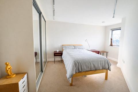 2 bedroom flat for sale, Catford Hill, London, SE6