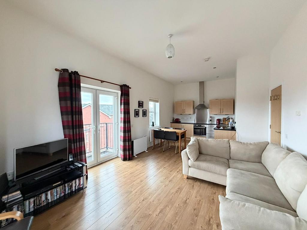 Apartment in Manchester, Chorlton-cum-Hardy - View 2