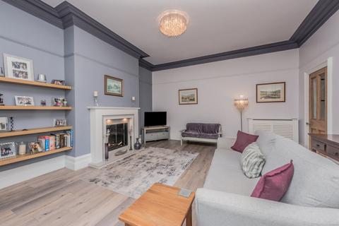 4 bedroom terraced house for sale, Grange Road, Cleckheaton, West Yorkshire, BD19