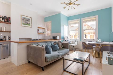 1 bedroom flat for sale, Lavender Gardens, London