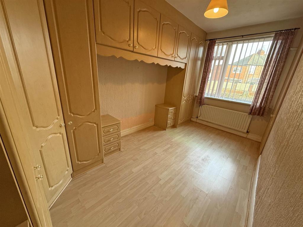 Bedroom 1.jpg
