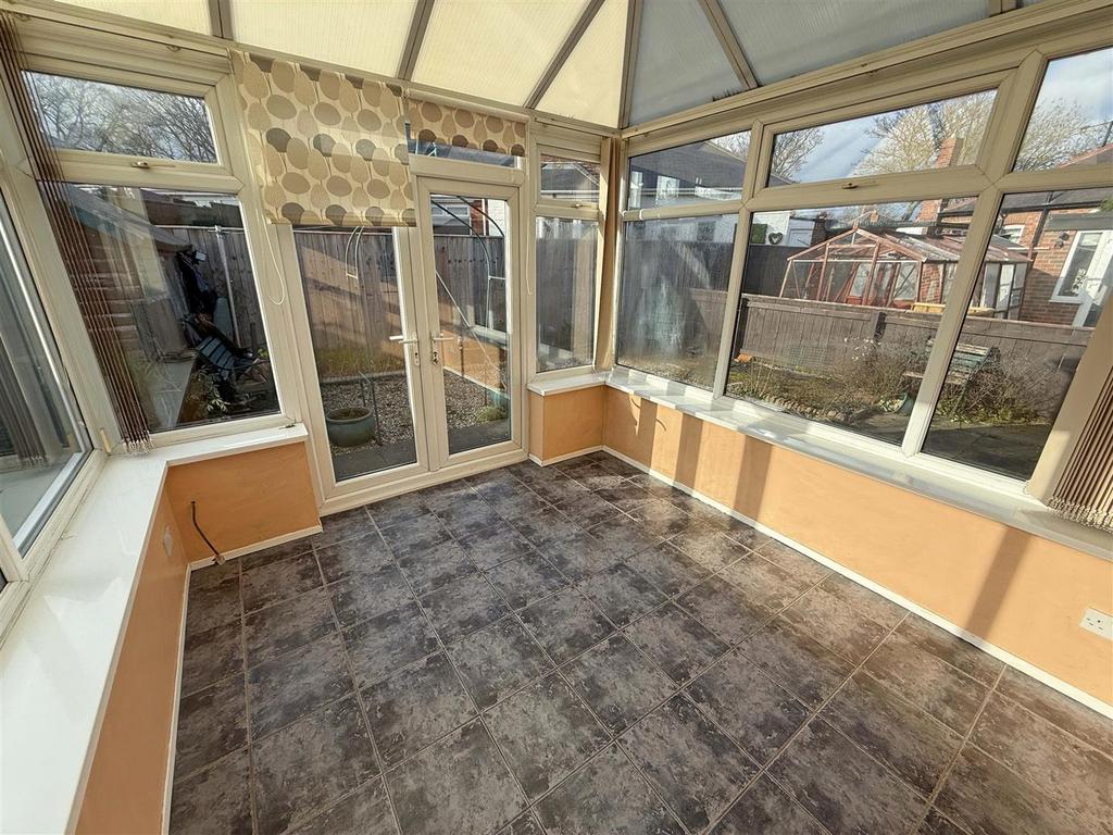 Glass room.jpg