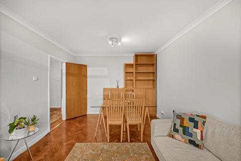 2 bedroom house to rent, Westleigh Avenue, London