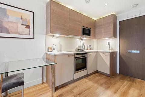 Studio to rent, Counter House, 1 Park Street, London