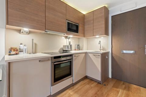Studio to rent, Counter House, 1 Park Street, London