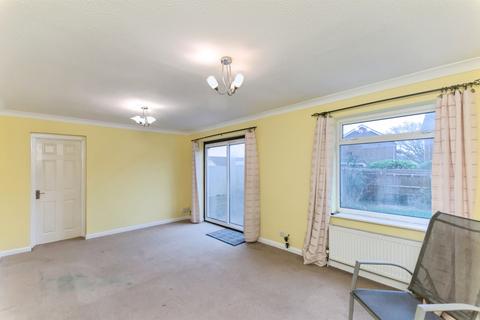 4 bedroom end of terrace house for sale, Swallow Close, Eastbourne