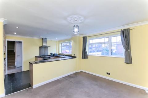 4 bedroom end of terrace house for sale, Swallow Close, Eastbourne