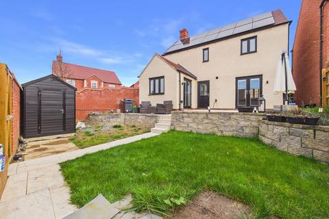 3 bedroom detached house for sale, Hexham Street, Towcester, NN12