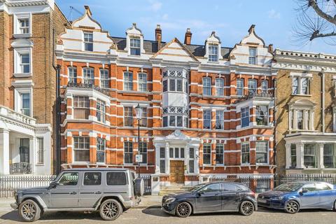 Holland Park Gardens, London