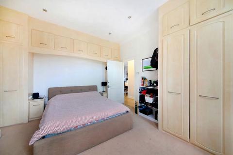 2 bedroom flat to rent, Bedford Road, London SW4
