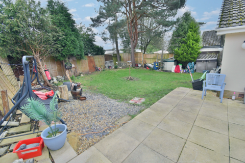 2 bedroom bungalow for sale, Leeson Drive, Ferndown, BH22