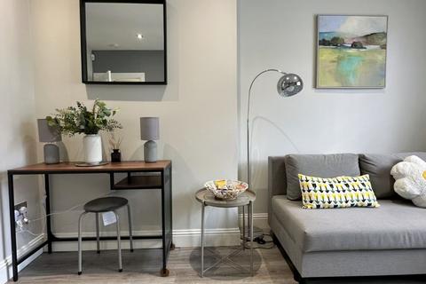 2 bedroom flat to rent, Saughton Gardens, Edinburgh, EH12