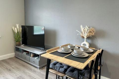 2 bedroom flat to rent, Saughton Gardens, Edinburgh, EH12