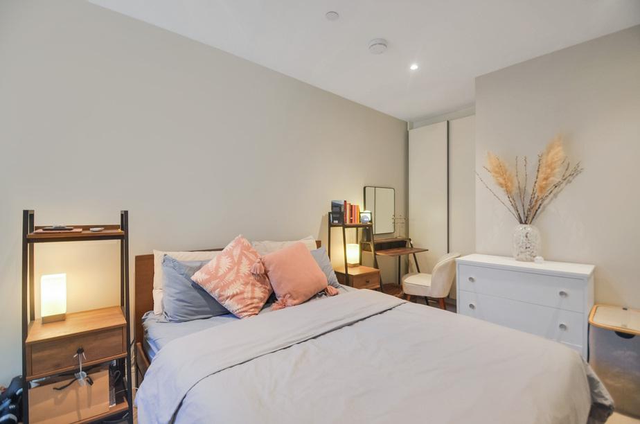 Bedroom (3).jpg