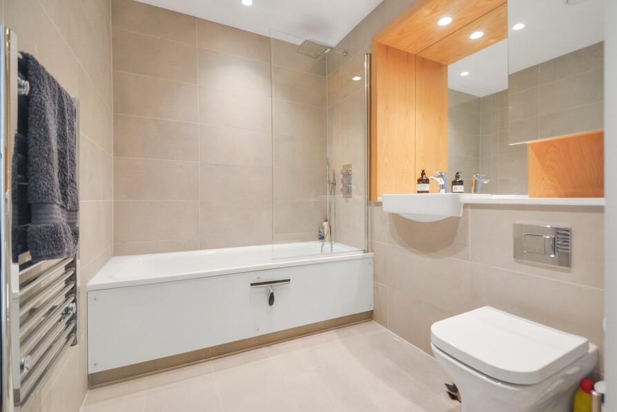 Bathroom (4).jpg