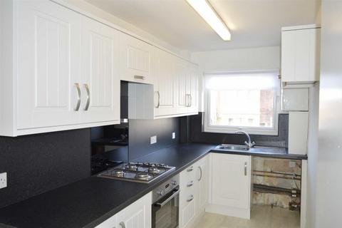2 bedroom flat to rent, Warwick Court, Warwick Road, Seaford