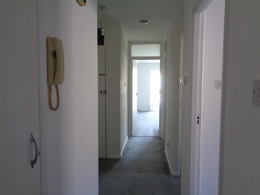 Hallway.JPG
