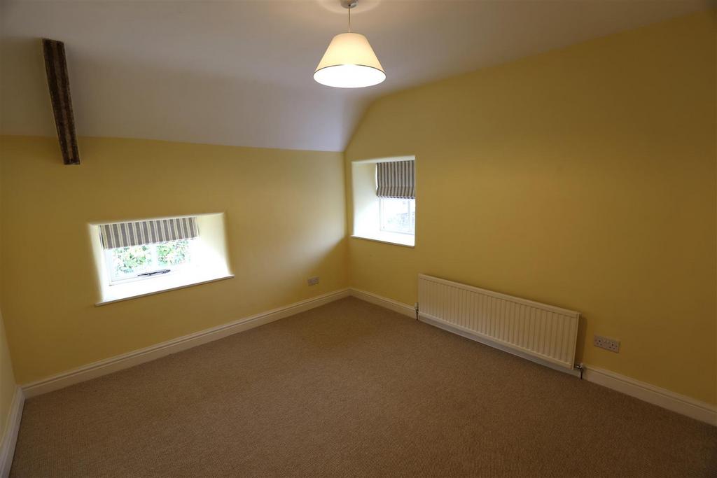 Bedroom 2.JPG