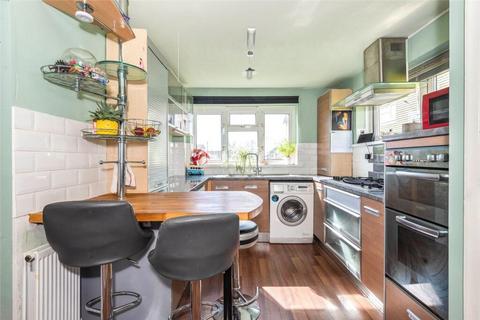 2 bedroom flat for sale, Castle Close, Pevensey House Castle Close, RH2