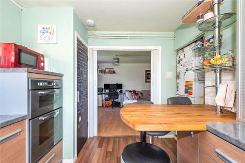 2 bedroom flat for sale, Castle Close, Pevensey House Castle Close, RH2