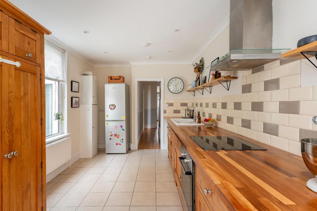 3 W1 R8 BN - Kitchen Diner E.jpg
