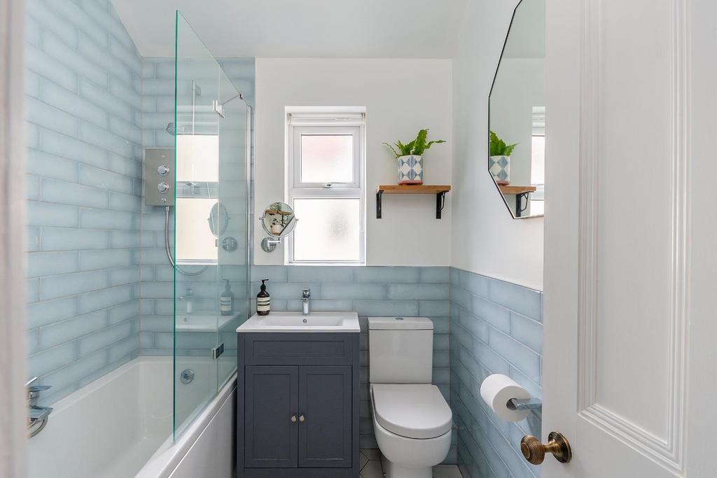 3 W1 R8 BN - Bathroom B.jpg