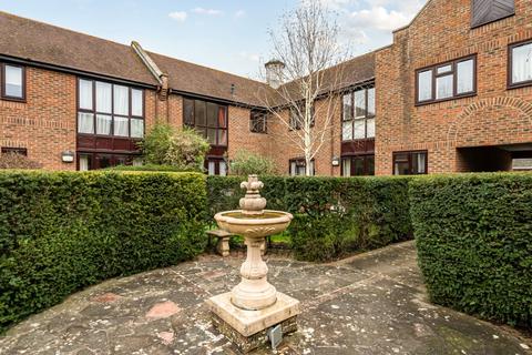 3 bedroom apartment for sale, Tudor Close, Chichester, PO19