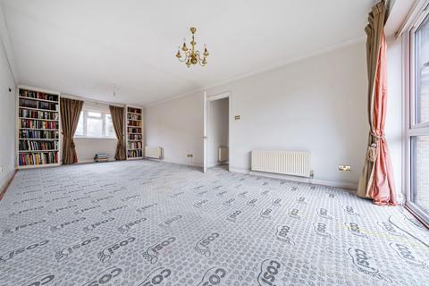 3 bedroom apartment for sale, Tudor Close, Chichester, PO19