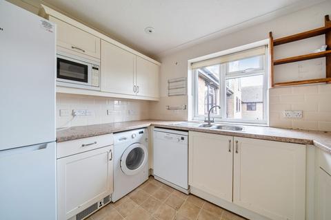 3 bedroom apartment for sale, Tudor Close, Chichester, PO19