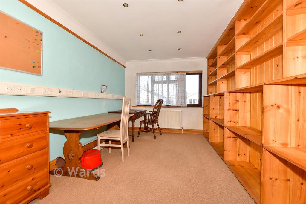 Bedroom 3/Study