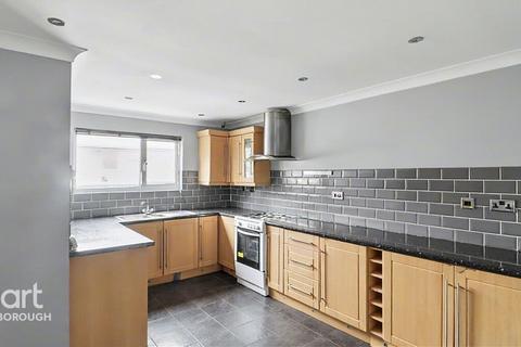 3 bedroom end of terrace house for sale, Oldbrook, Bretton