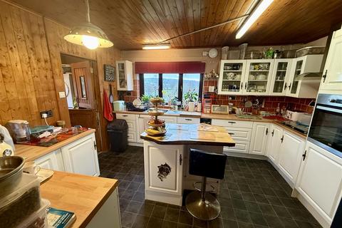3 bedroom detached bungalow for sale, Carmarthen Road, Llanybydder