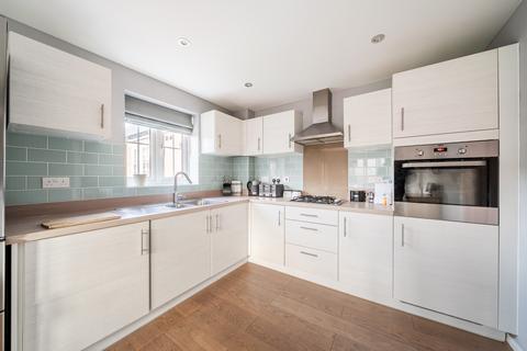 3 bedroom detached house for sale, Hewitts Road, Cranleigh, GU6