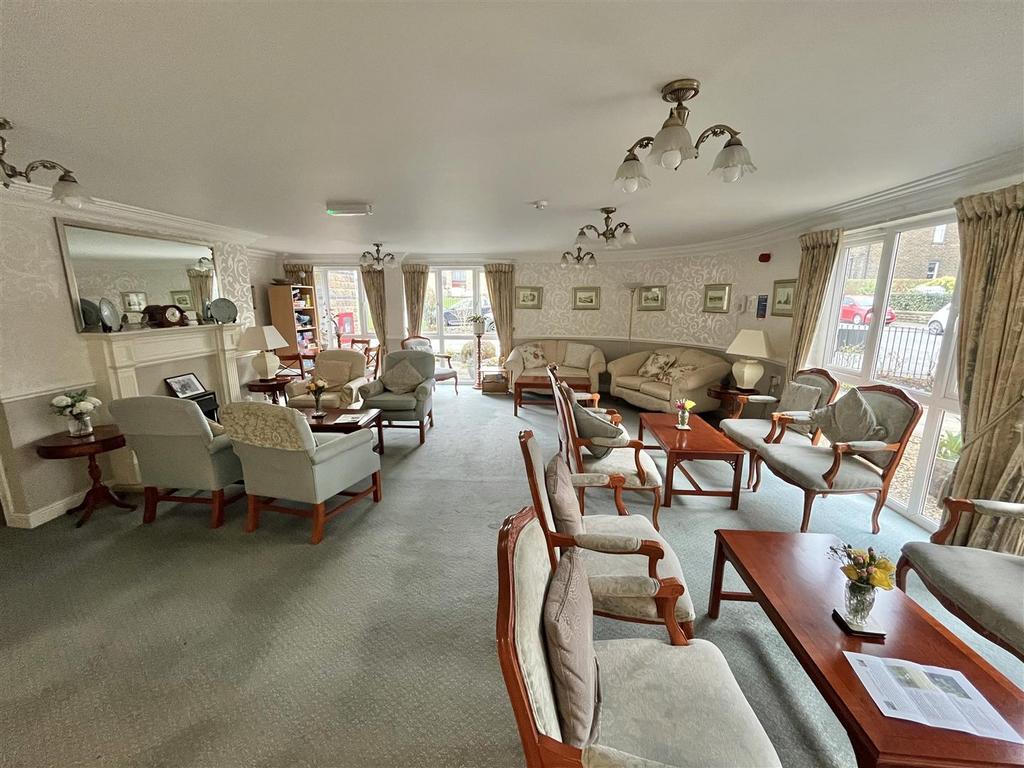 Main Reception and Residents Lounge