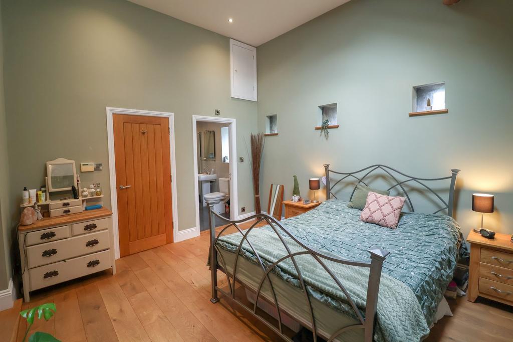 Main bedroom